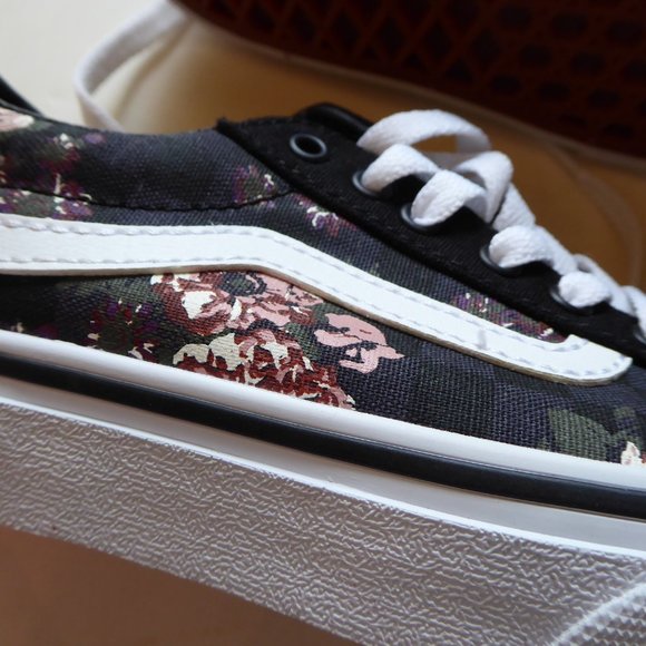 Vans Little Girl USA Size 13 Flowers & Checks Sneakers NIB - Picture 5 of 16